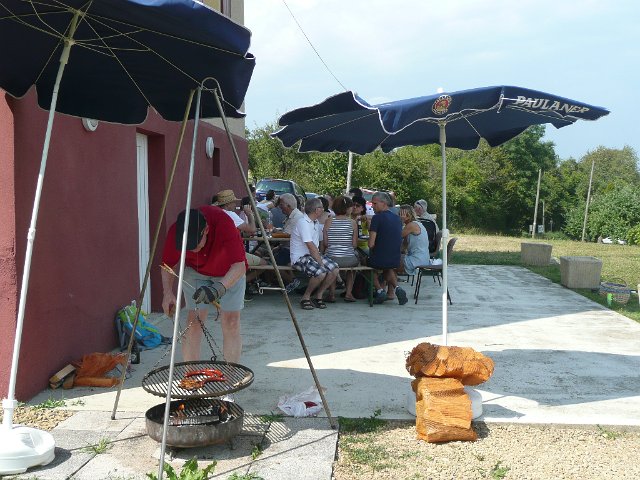 Juergen beim grillen